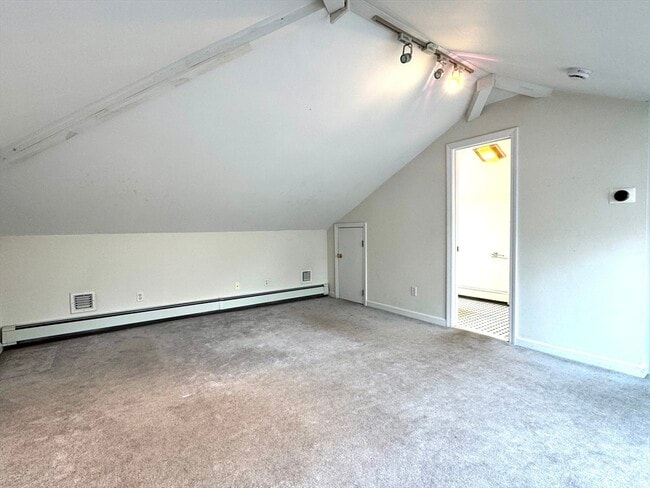 Building Photo - 6 Rockland Pl