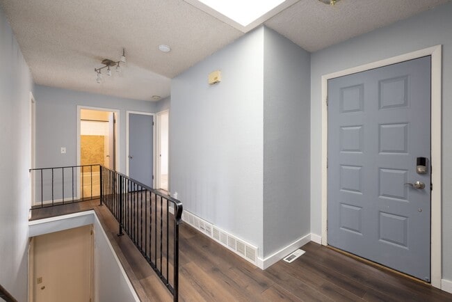 Building Photo - Large updated 4 bedroom 3 bath home in Laurel