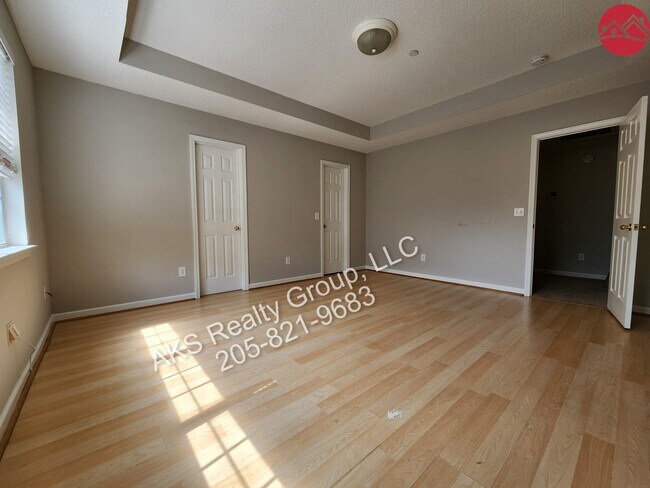 Building Photo - 756 3rd St NE