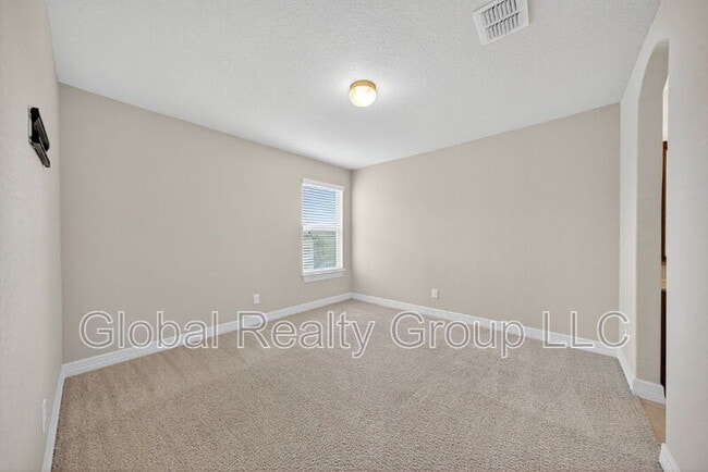 Building Photo - 3124 Half Moon Dr