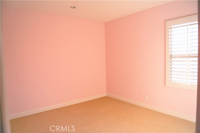 Building Photo - 56 Twin Gables