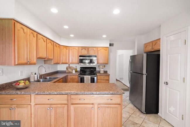 Building Photo - 8902 Huxley Ct