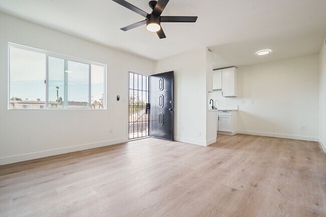 Building Photo - Calla Ave