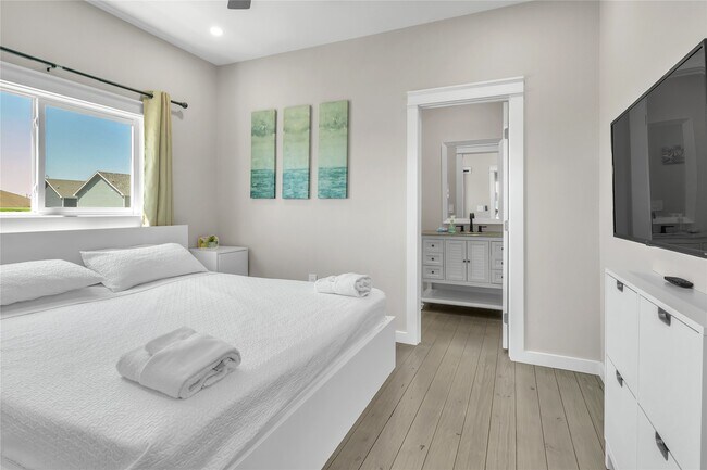 Building Photo - 1079 Cedar Ln