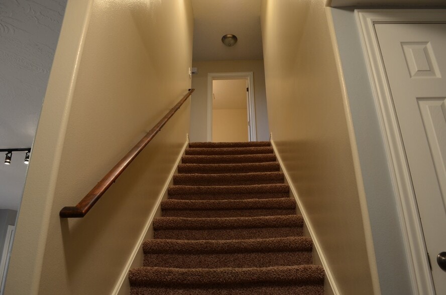 Building Photo - 152 S 1100 W