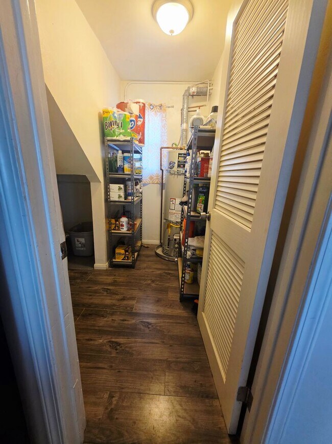 Building Photo - $5,500 - Beautiful 3BR/2BA Home on ? Acre ...