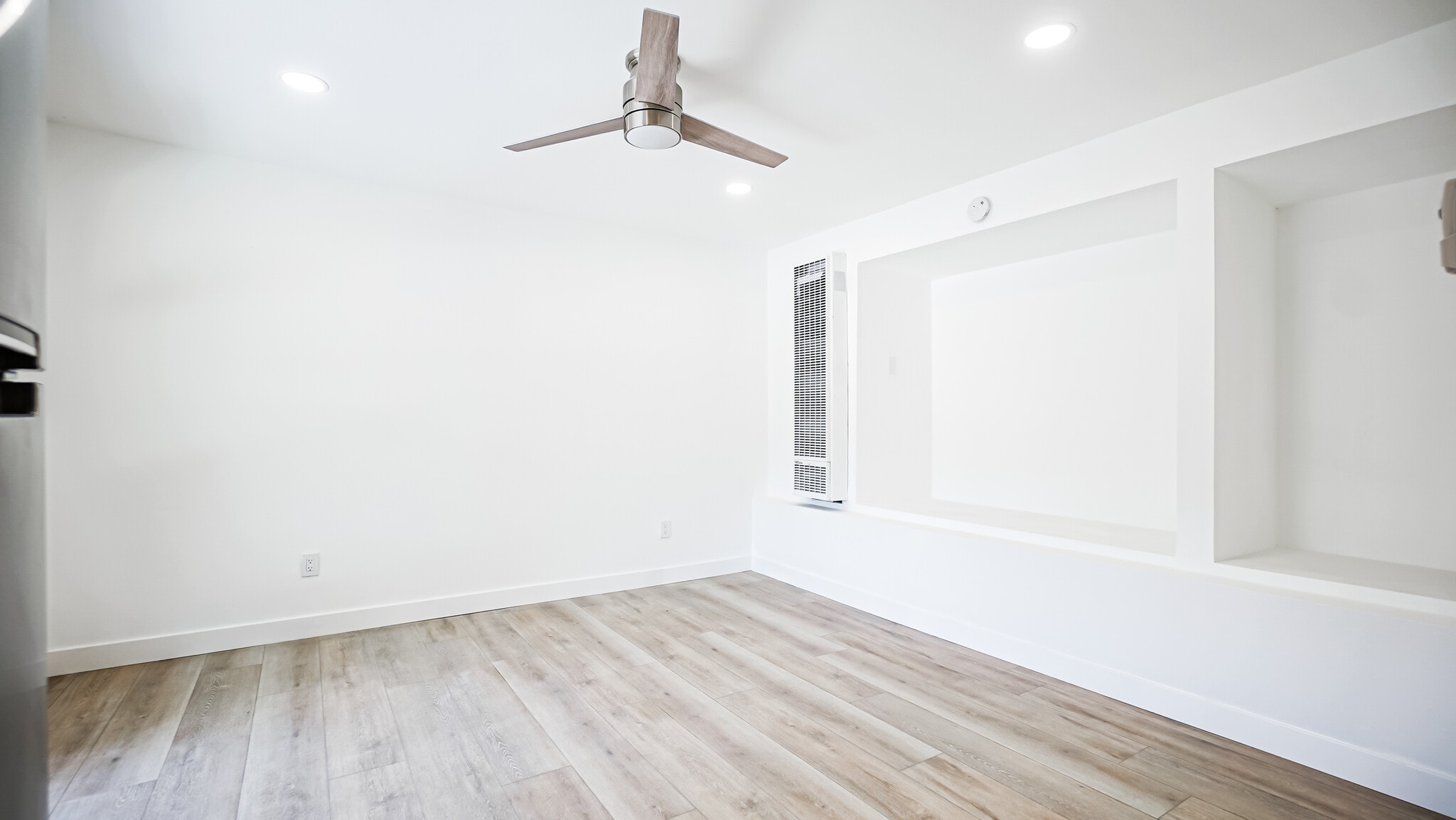 Building Photo - 2065 Ivar Ave