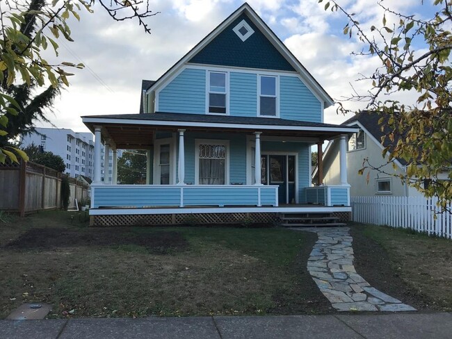 Primary Photo - 1627 Humboldt St
