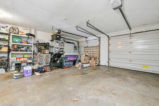 Building Photo - 1045 Washington St