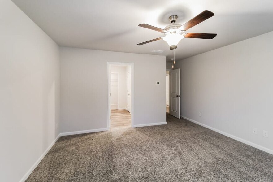 Building Photo - 392 Amelia Ln
