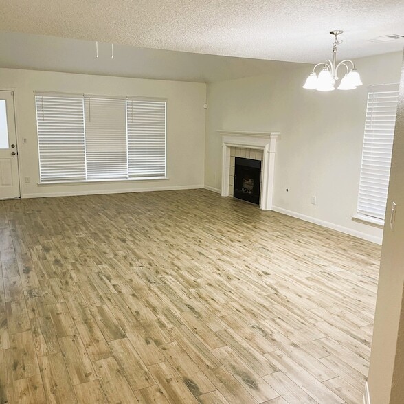 Building Photo - 18143 Holly Forest Dr