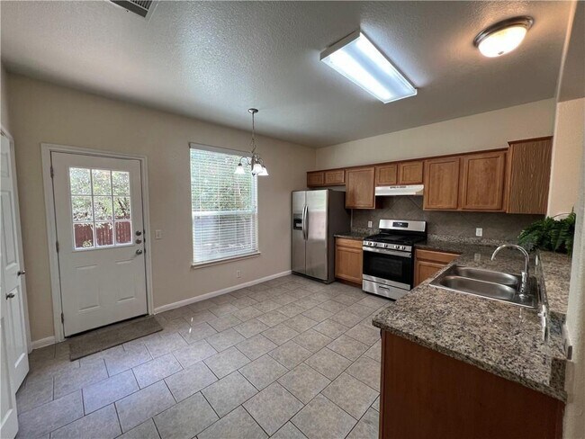 Building Photo - 2400 Allred Dr