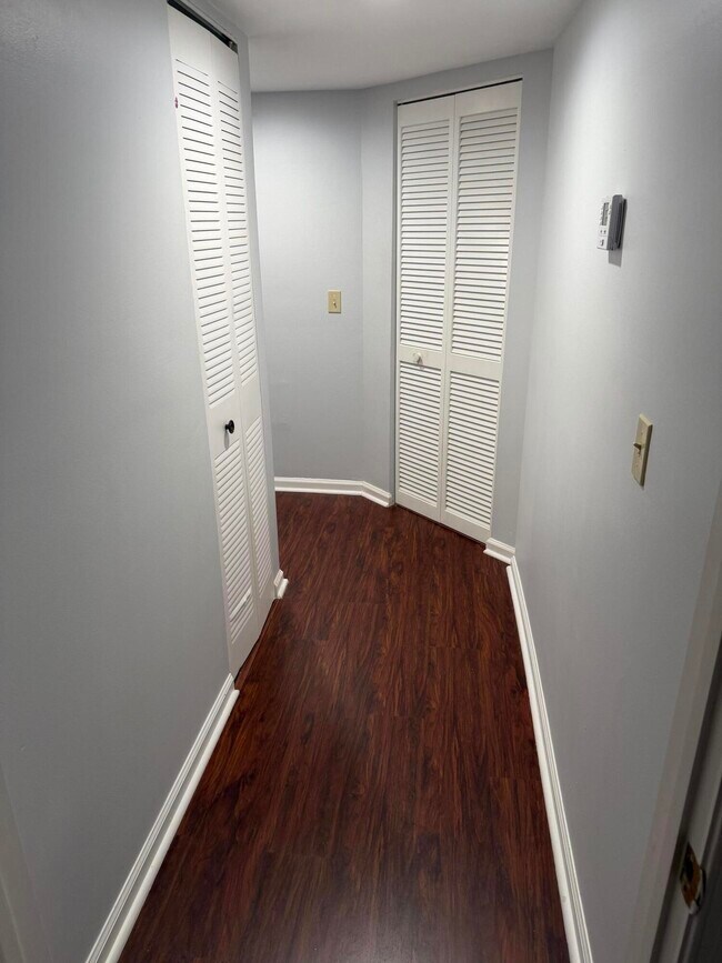 Building Photo - 12628 Shoreline Dr