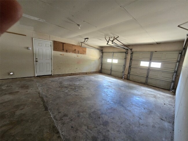 Building Photo - 25510 Thistlewaite Ln