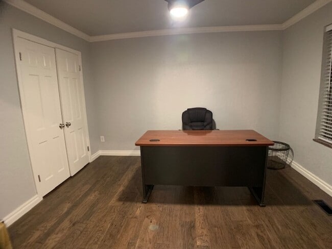 Building Photo - 3 Bed Home OKC - Move in Deposit-Free! (If Qualified)