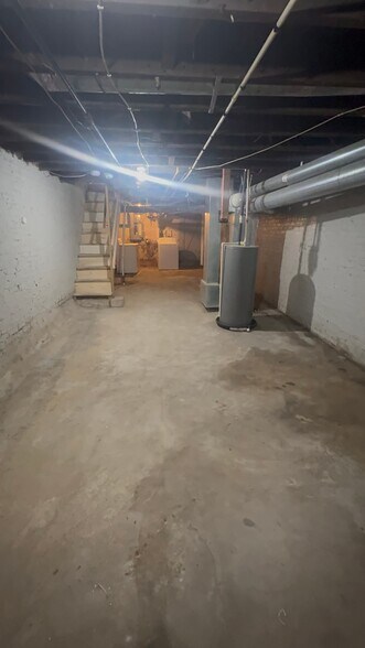 Building Photo - 1532 Abbotston St
