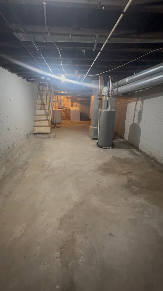 Building Photo - 1532 Abbotston St