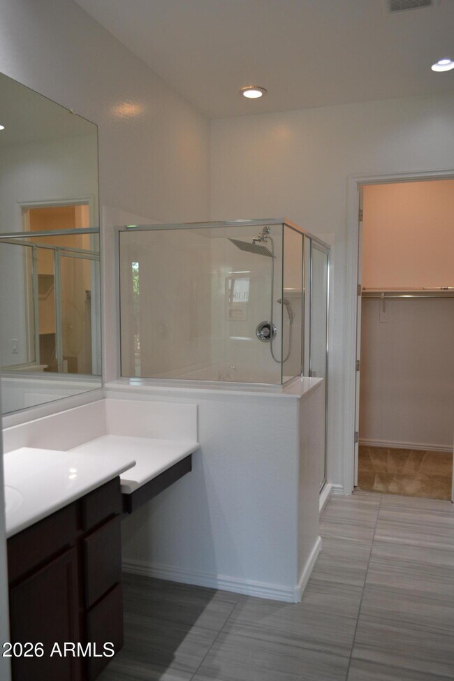 Building Photo - 9644 Thatcher Ave