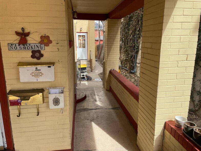 Building Photo - 1560 Detroit St