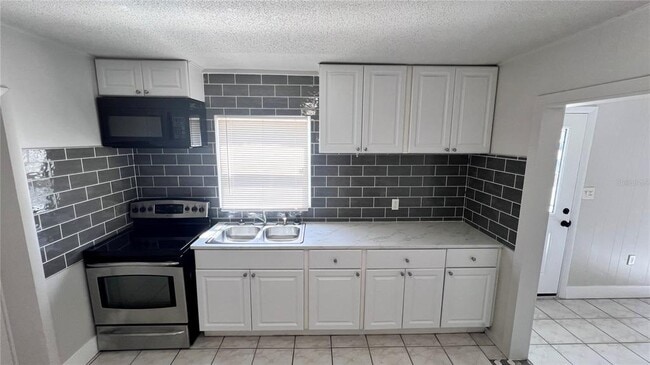 Building Photo - 1316 Donna Ave