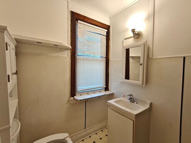Building Photo - 171 Canna St
