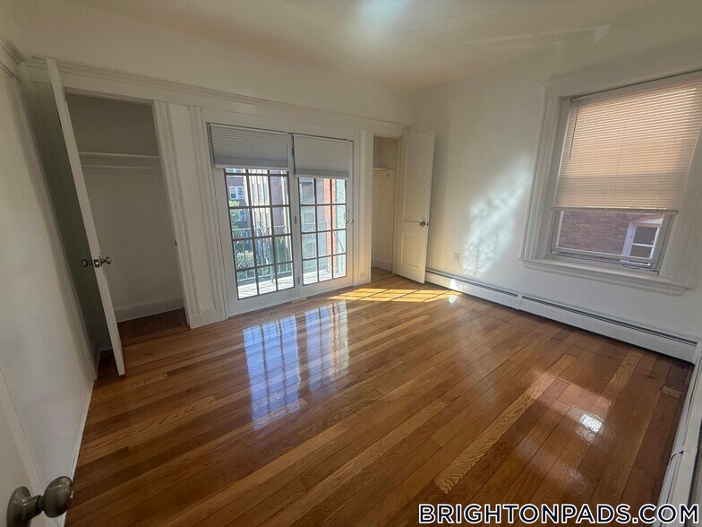 Building Photo - 47 Strathmore Rd