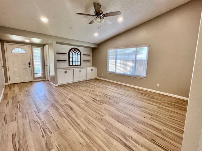 Building Photo - $2,795 Shaw & Academy, 4 Bedroom / 2 Bathr...