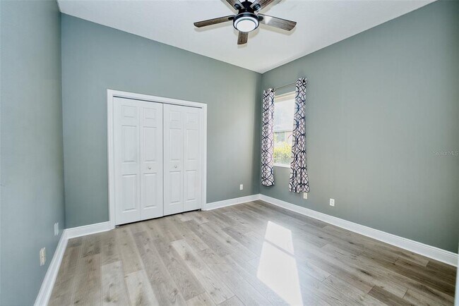 Building Photo - 10513 Palm Cove Ave