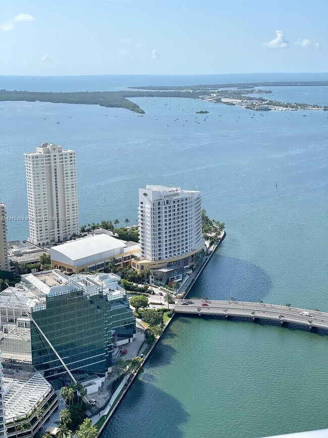 Building Photo - 475 Brickell Ave
