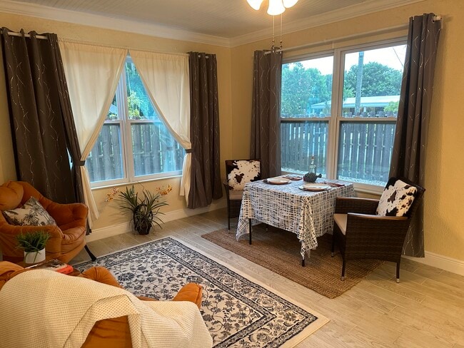 Building Photo - 112 Parker Dr