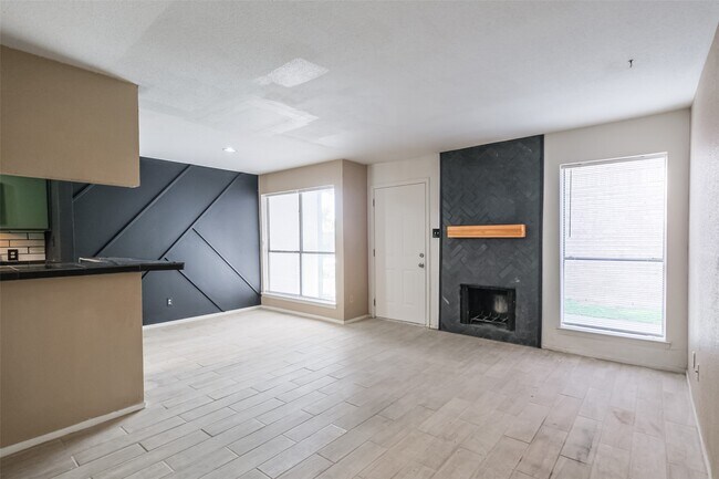 Building Photo - 6633 W Airport Blvd