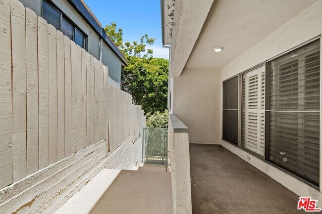 Building Photo - 2621 S Centinela Ave