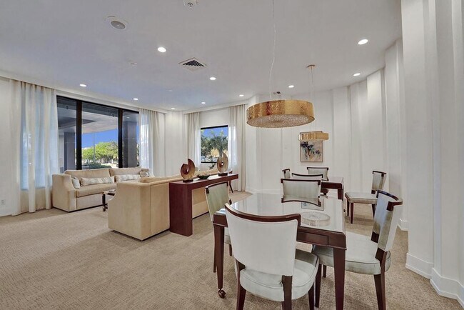 Building Photo - 2000 S Ocean Blvd