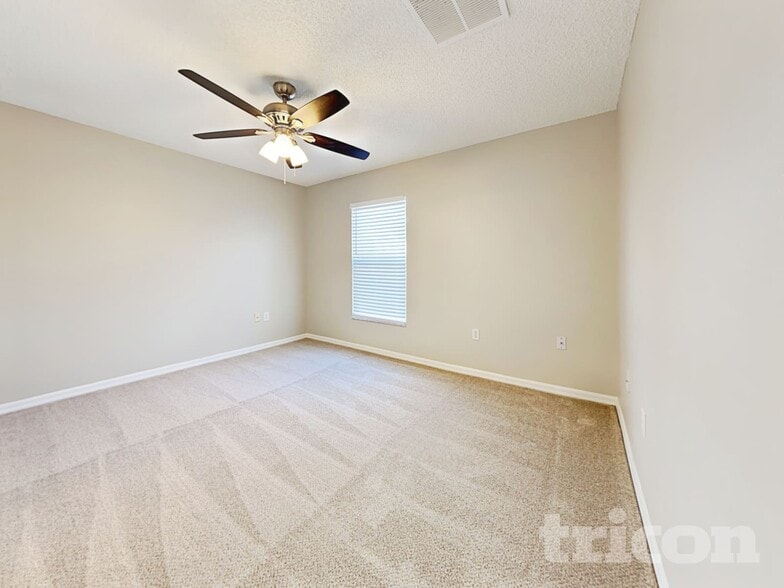 Building Photo - 1194 Algoma St