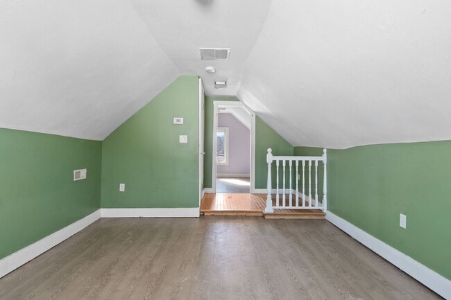 Building Photo - 3/4 Bedroom 2 Bath Condo For Rent