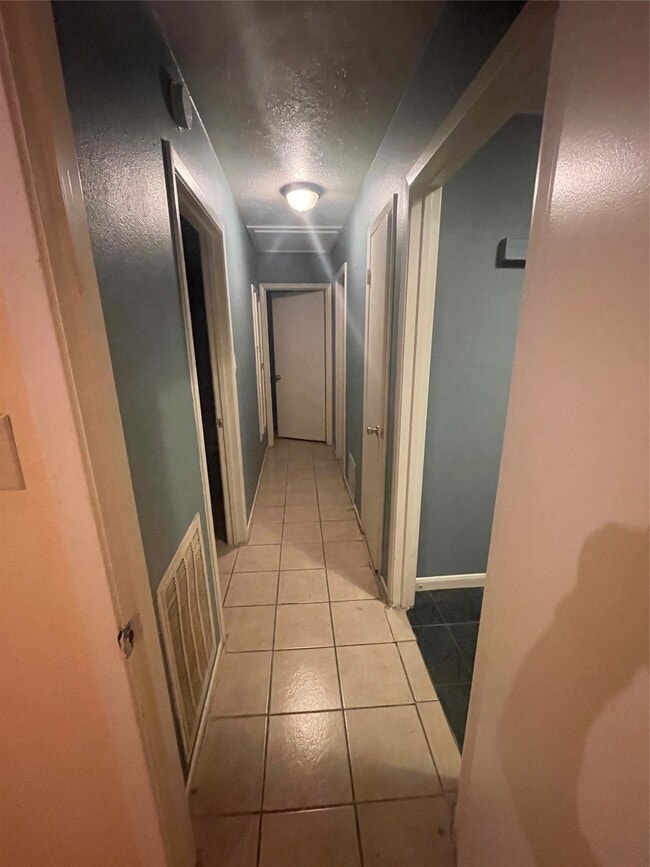 Building Photo - 10751 Corona Ln