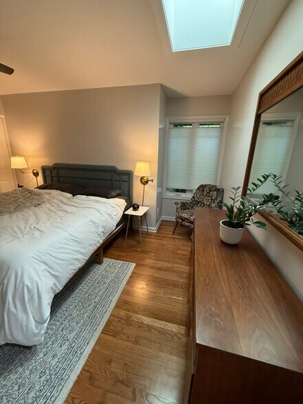 Building Photo - 9125 SW Monterey Pl