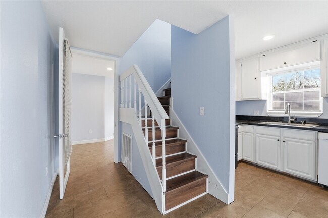 Building Photo - 7301 Avenue K Ave