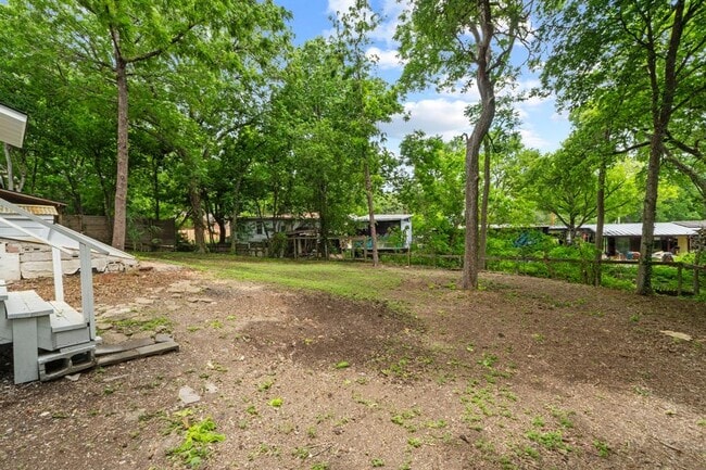 Building Photo - 1110 Somerset Ave