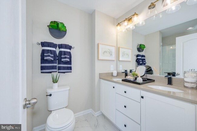 Building Photo - 201 Hillsdale Pl