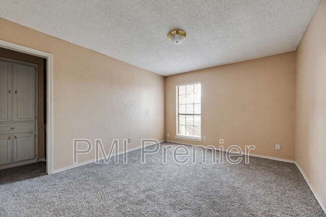 Building Photo - 4724 Berridge Ln