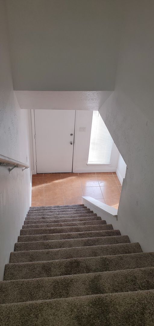 Building Photo - Spacious 2 bedroom near the Mall at Millenia