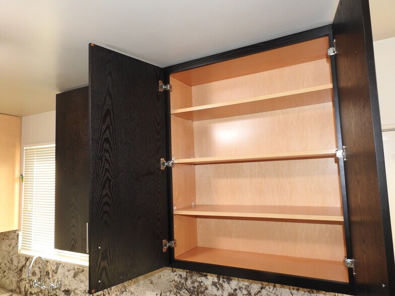 Building Photo - 413 34th St