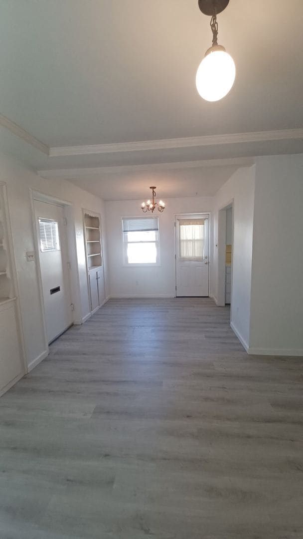 Building Photo - 1 Bed/1 Bath Retro Cottage Just Steps to the Beach!