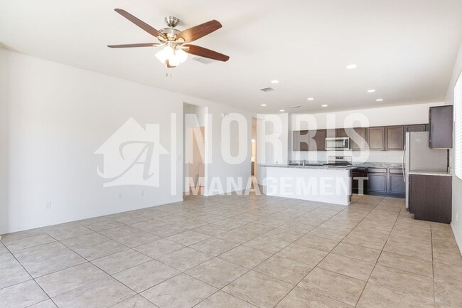 Building Photo - Low Maintenance Home Centrally Located