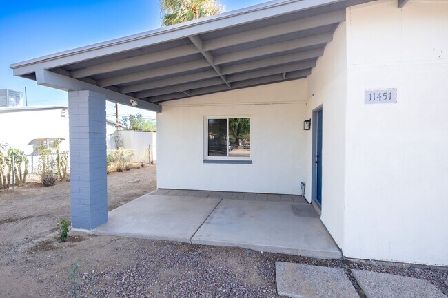 Building Photo - Don't miss your chance on this Marana gem!...