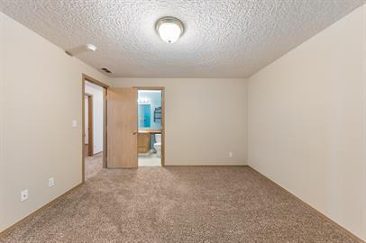 Building Photo - Charming 3 bedroom home