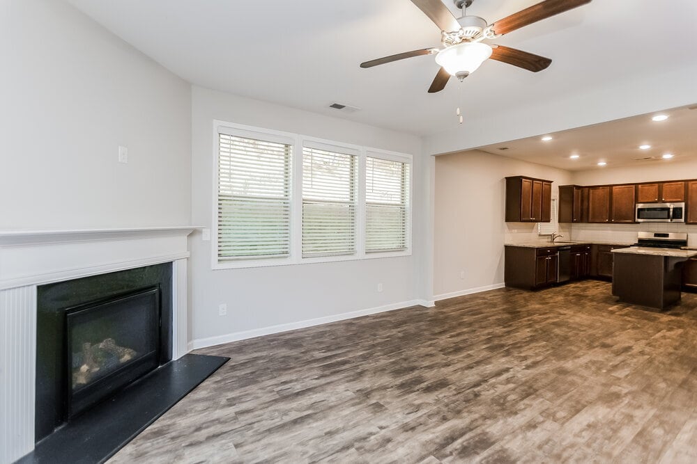 Building Photo - 387 Lenore Ct