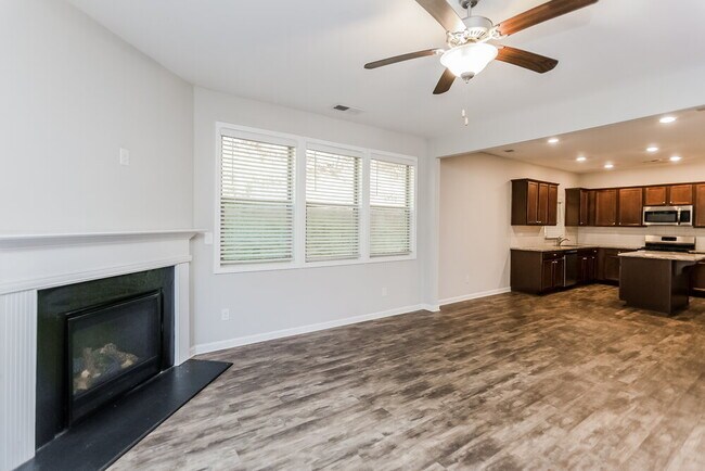 Building Photo - 387 Lenore Ct