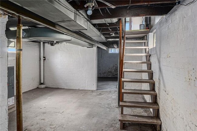 Building Photo - 4727 5th Ave